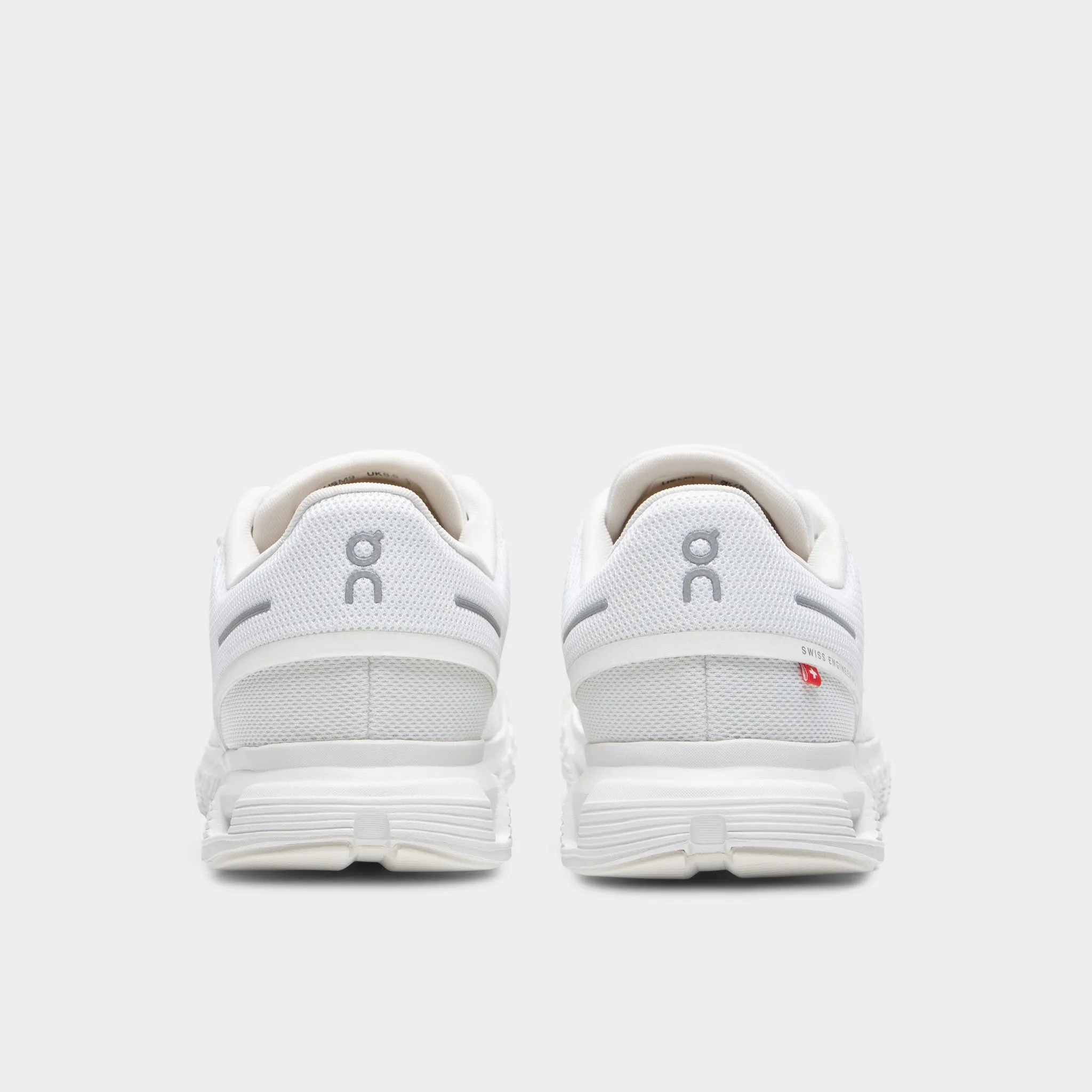 On Cloud 6 White / White