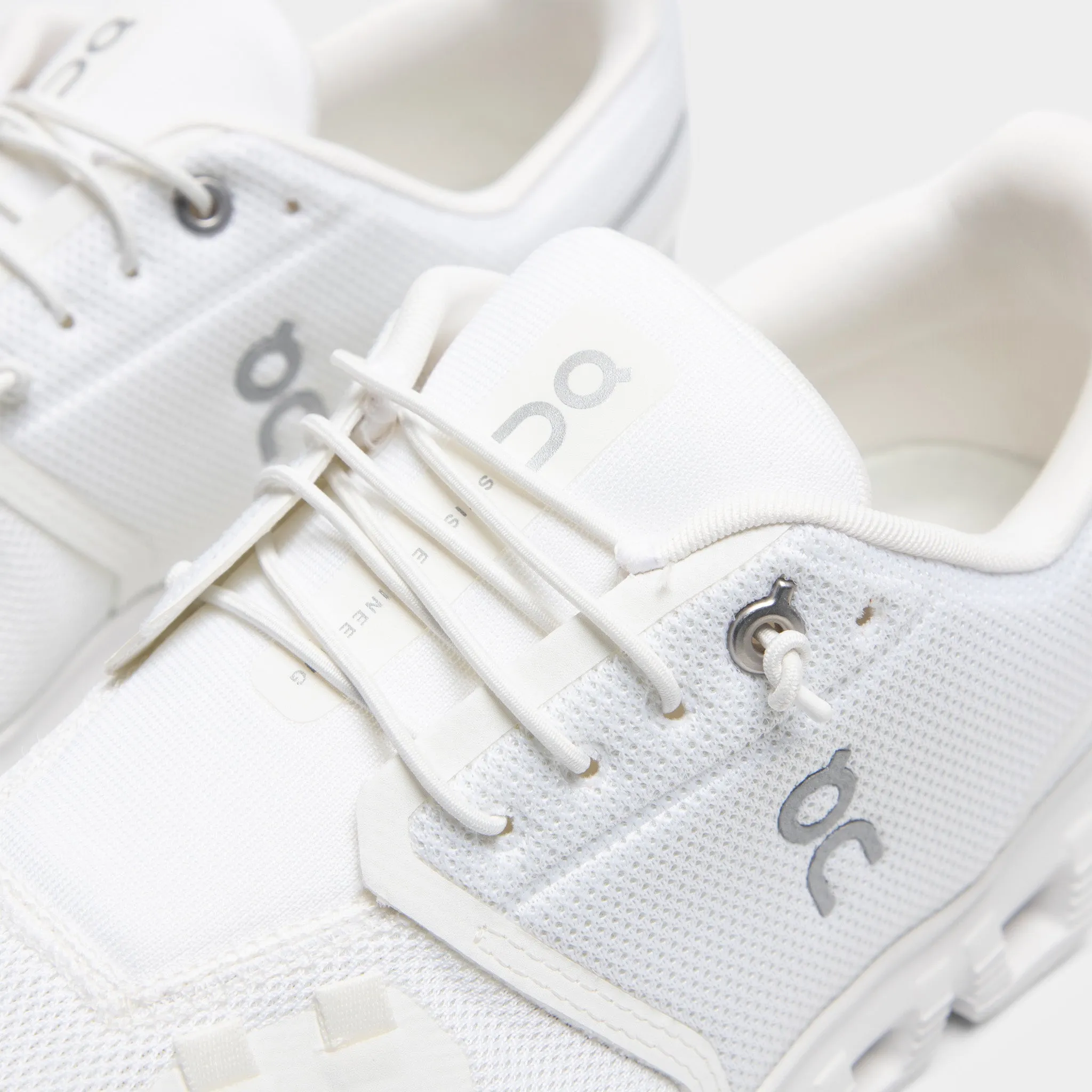 On Cloud 6 White / White